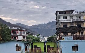 Landlopers Hostel